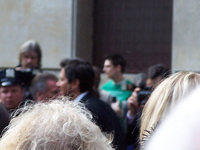 Backdoor at the Letterman show - that's Ray Romano's head